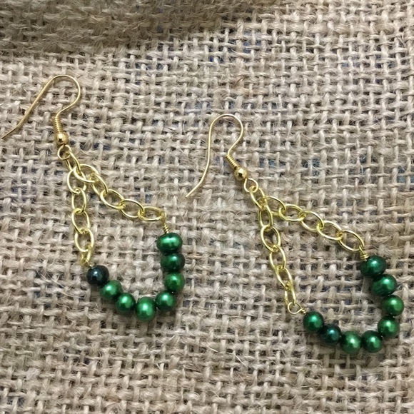 Handmade gold Green pearl earrings on chain - Picture 1 of 7